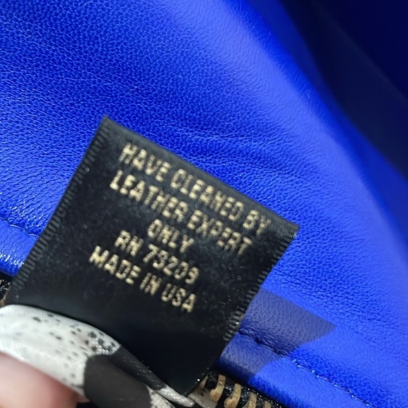 ST.JOHN Coat - Picture 10 of 16